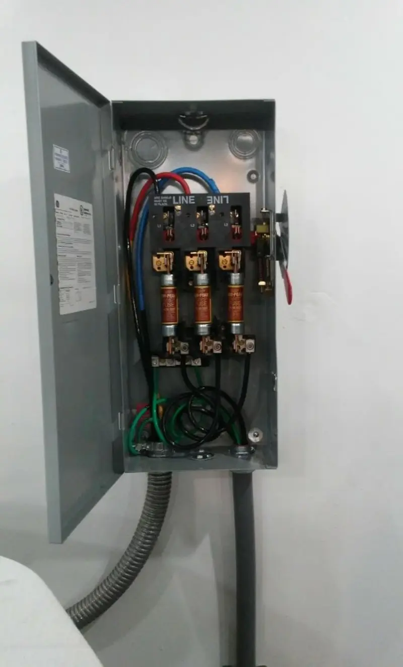 Three-phase disconnect switch installed for Smoke Detector Installation in Tarrytown